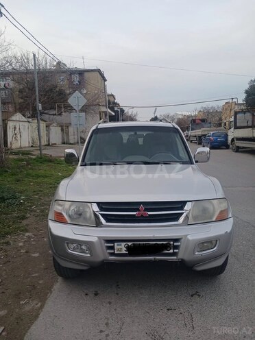 Mitsubishi Pajero-1