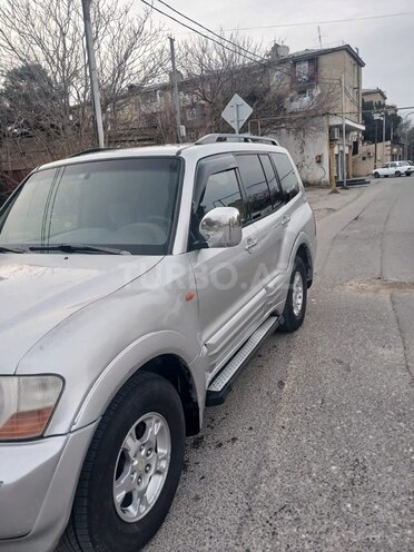 Mitsubishi Pajero-3