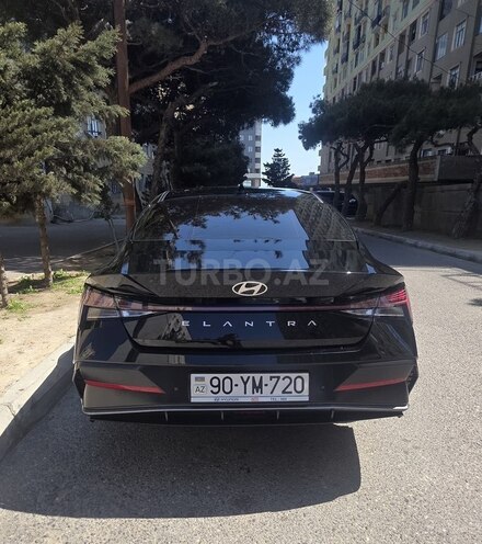 Hyundai Elantra-2