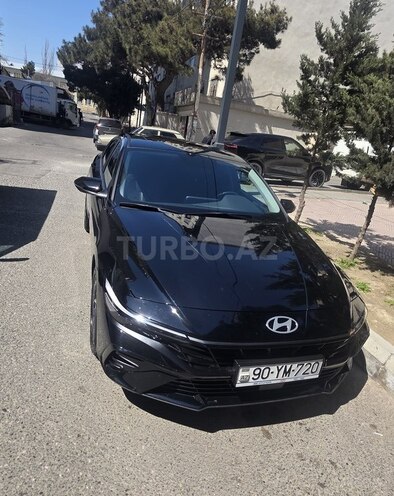 Hyundai Elantra-1