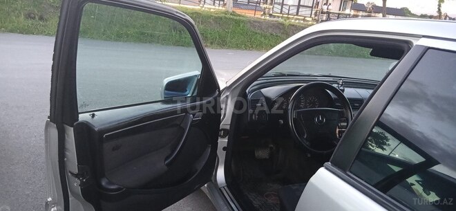 Mercedes C 200-17
