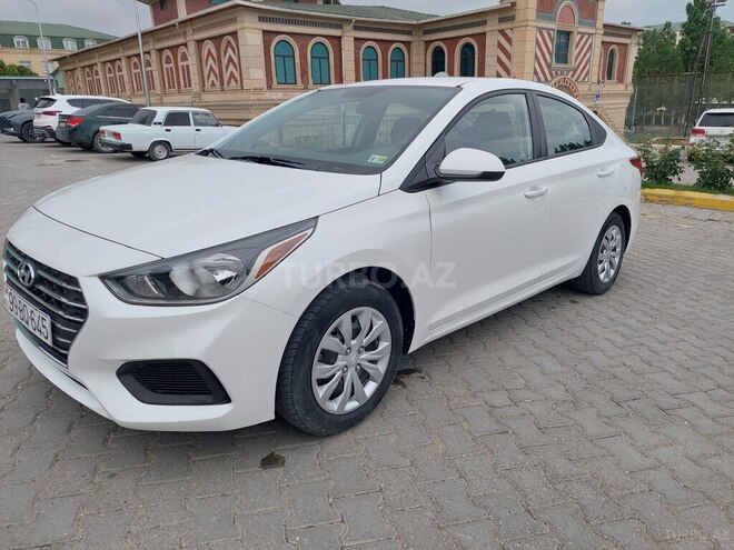 Hyundai Accent-2