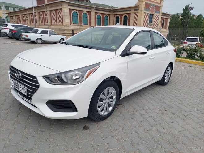 Hyundai Accent-5