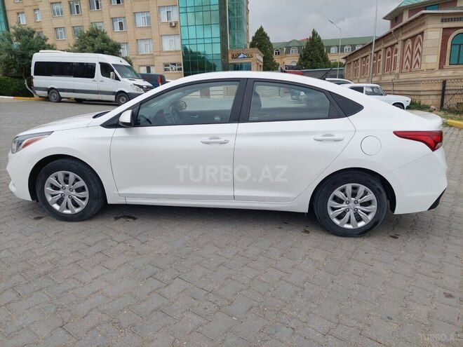 Hyundai Accent-3