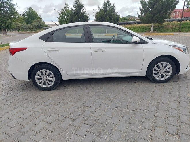 Hyundai Accent-8