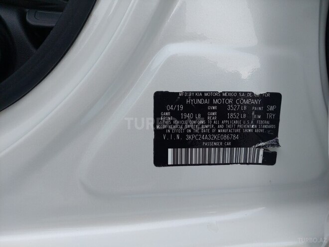 Hyundai Accent-16