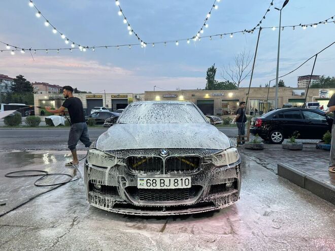BMW 330-8
