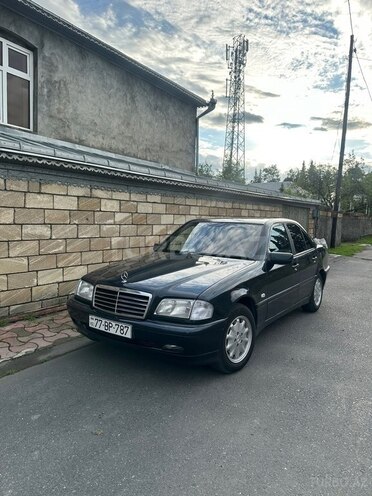 Mercedes C 200-1