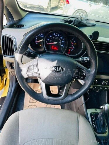 Kia Rio-10