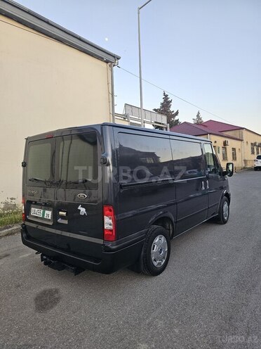 Ford Transit-6