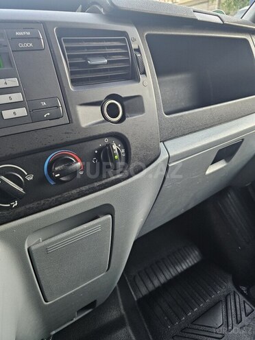Ford Transit-5