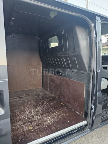 Ford Transit-9