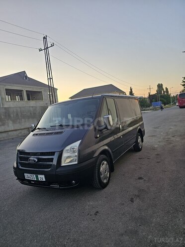 Ford Transit-13