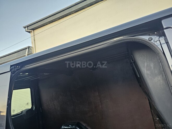 Ford Transit-12