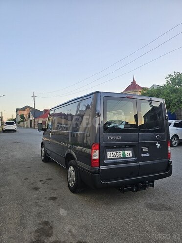 Ford Transit-17