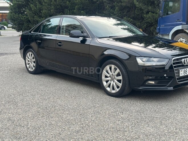 Audi A4-11
