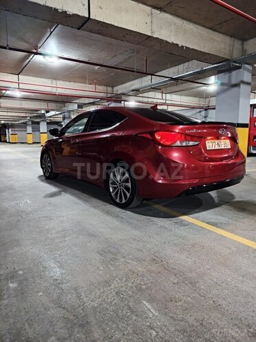 Hyundai Elantra-3