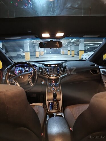 Hyundai Elantra-8