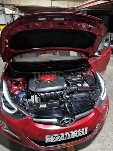 Hyundai Elantra-11