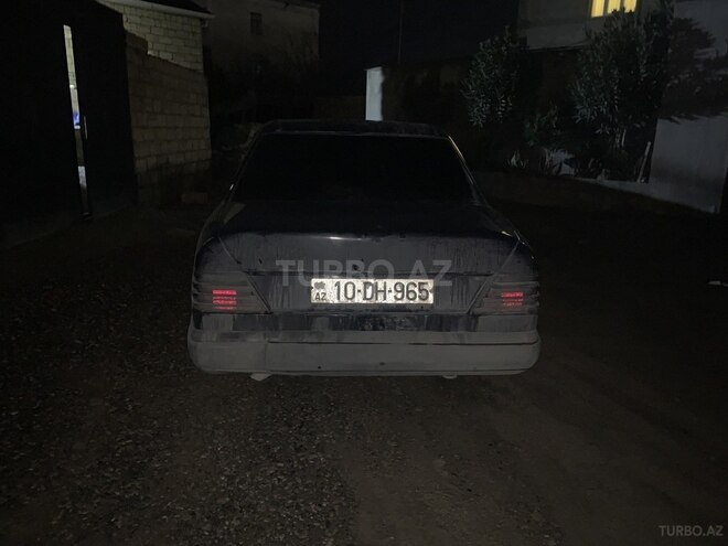Mercedes 200 D-7
