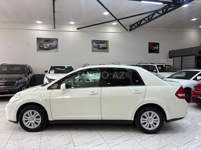 Nissan Tiida-8