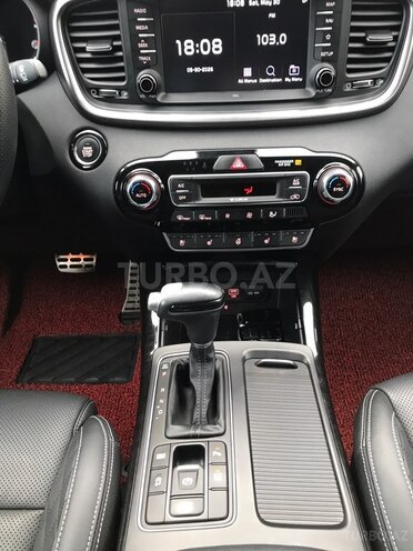 Kia Sorento-9