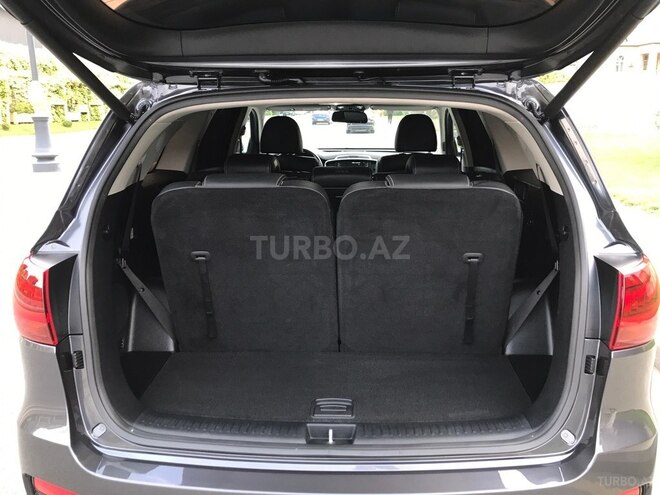 Kia Sorento-12
