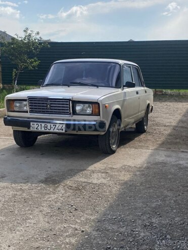 LADA (VAZ) 2107-1