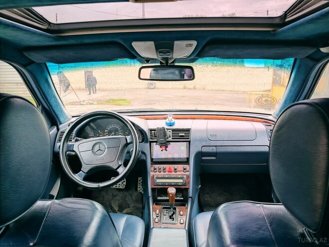Mercedes C 240-11