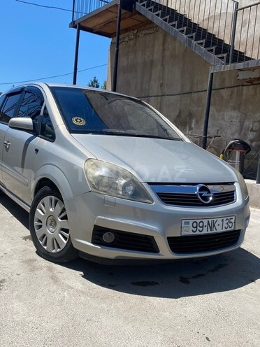 Opel Zafira-1