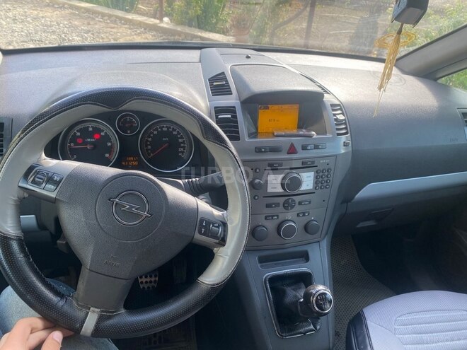 Opel Zafira-6