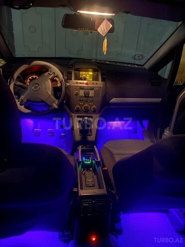 Opel Zafira-16