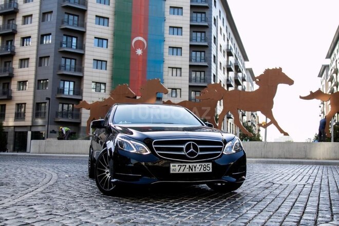 Mercedes E 220-3