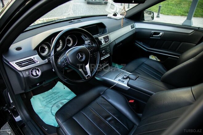 Mercedes E 220-13