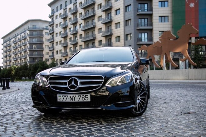 Mercedes E 220-2