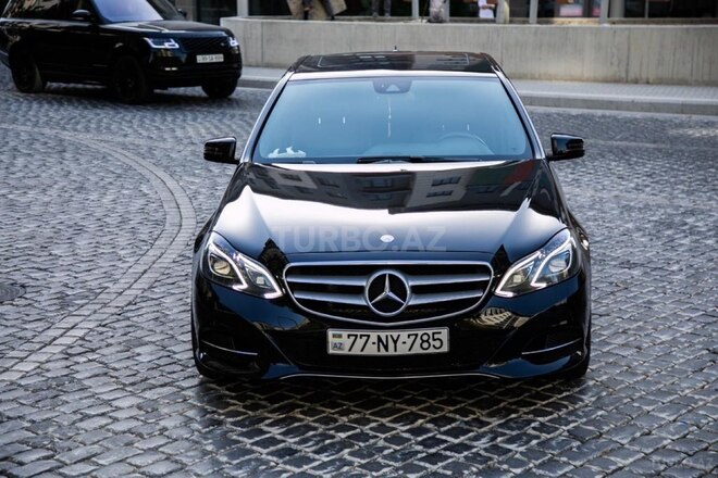 Mercedes E 220-1