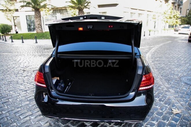 Mercedes E 220-17