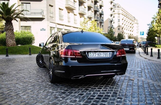 Mercedes E 220-7