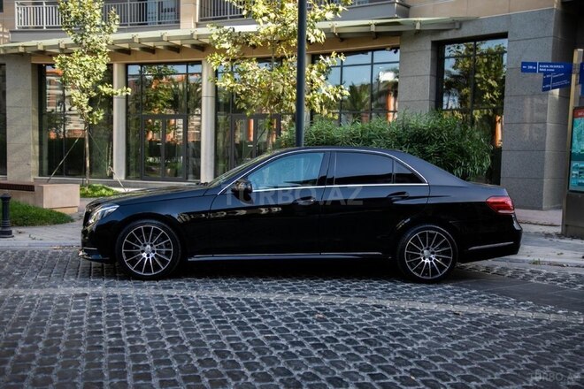 Mercedes E 220-10