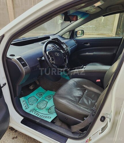 Toyota Prius-6
