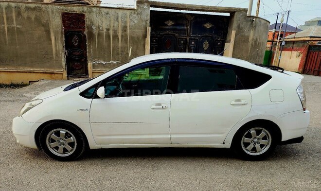 Toyota Prius-7
