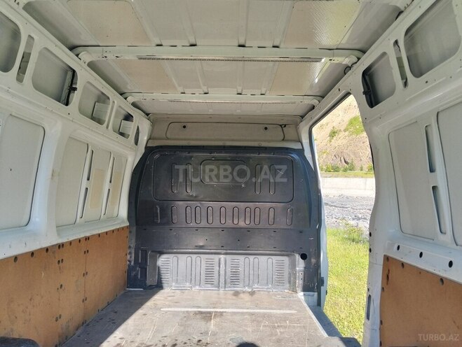 Ford Transit-11