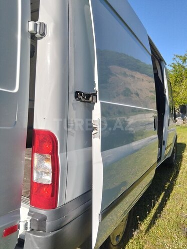 Ford Transit-13