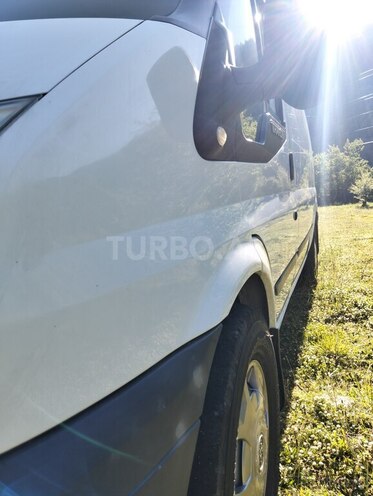 Ford Transit-14