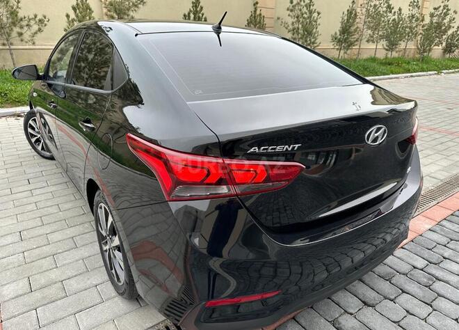 Hyundai Accent-10