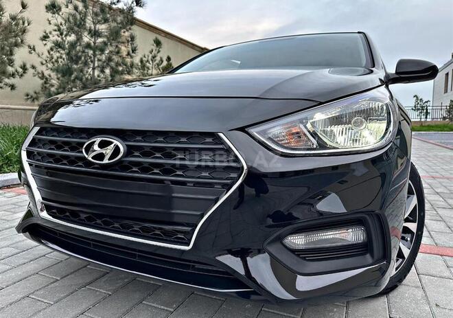 Hyundai Accent-2