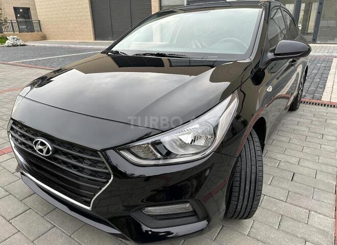 Hyundai Accent-19