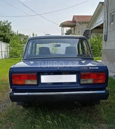LADA (VAZ) 2107-2
