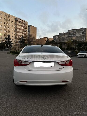 Hyundai Sonata-2