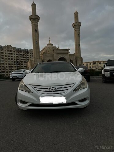 Hyundai Sonata-1